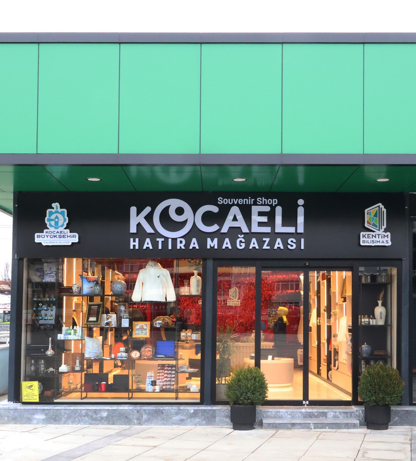 Kocaeli’nin Hatıra Durağı: Souvenir Shop Kocaeli Hatıra Mağazası Kent Meydanı’nda Hizmet Vermeye Başladı
